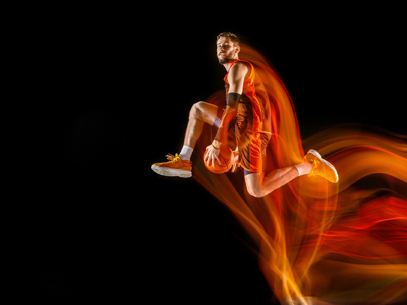 美国杨毅：詹东里同时在场，防守就漏洞百出！湖人首轮就会出局！