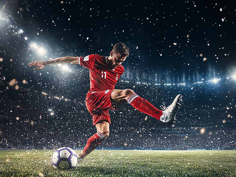 眼神都拉丝了当年卡戴珊被问与C罗关系，金：想过事情可多了